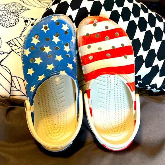 Crocs - Picture 1 of 3